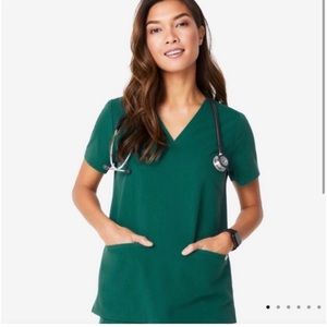 Figs Casma Three Pocket Scrub Top - Hunter Green